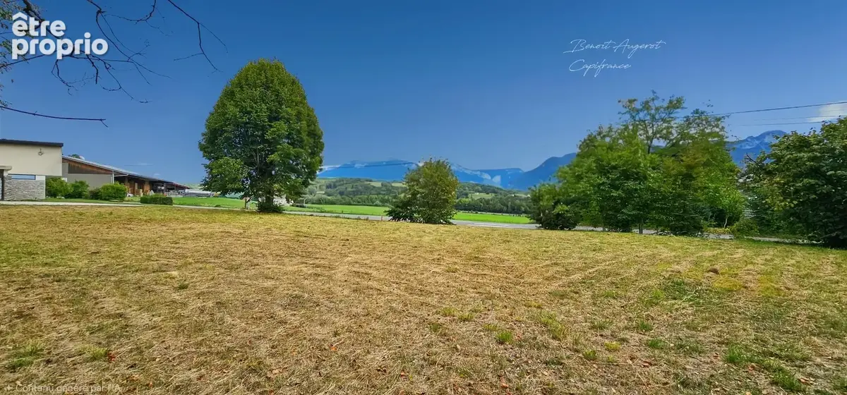 Terrain à GROISY