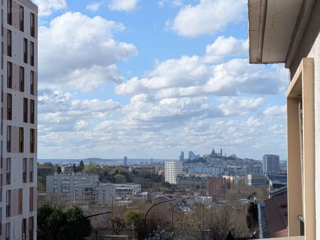 Appartement à LES LILAS