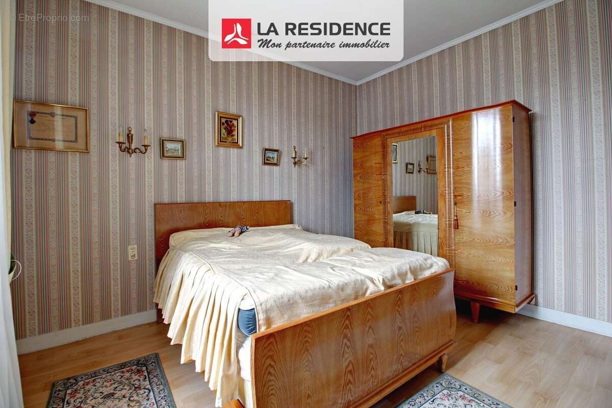 Maison à SAINT-ETIENNE-DU-ROUVRAY