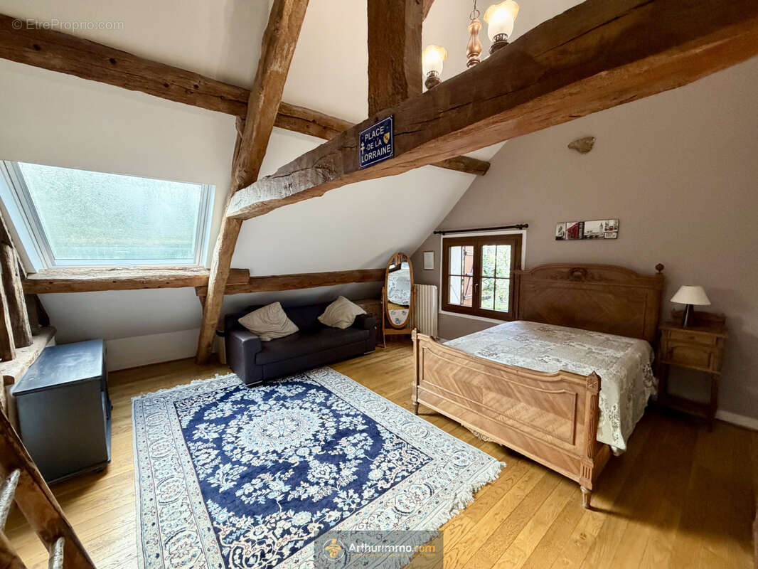 Maison à CRECY-LA-CHAPELLE
