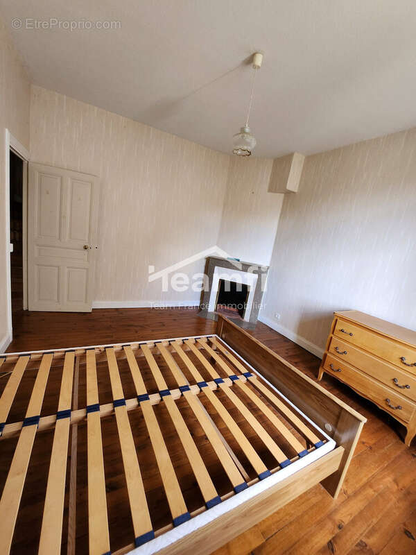 Chambre du premier appartement - Maison à GELLES