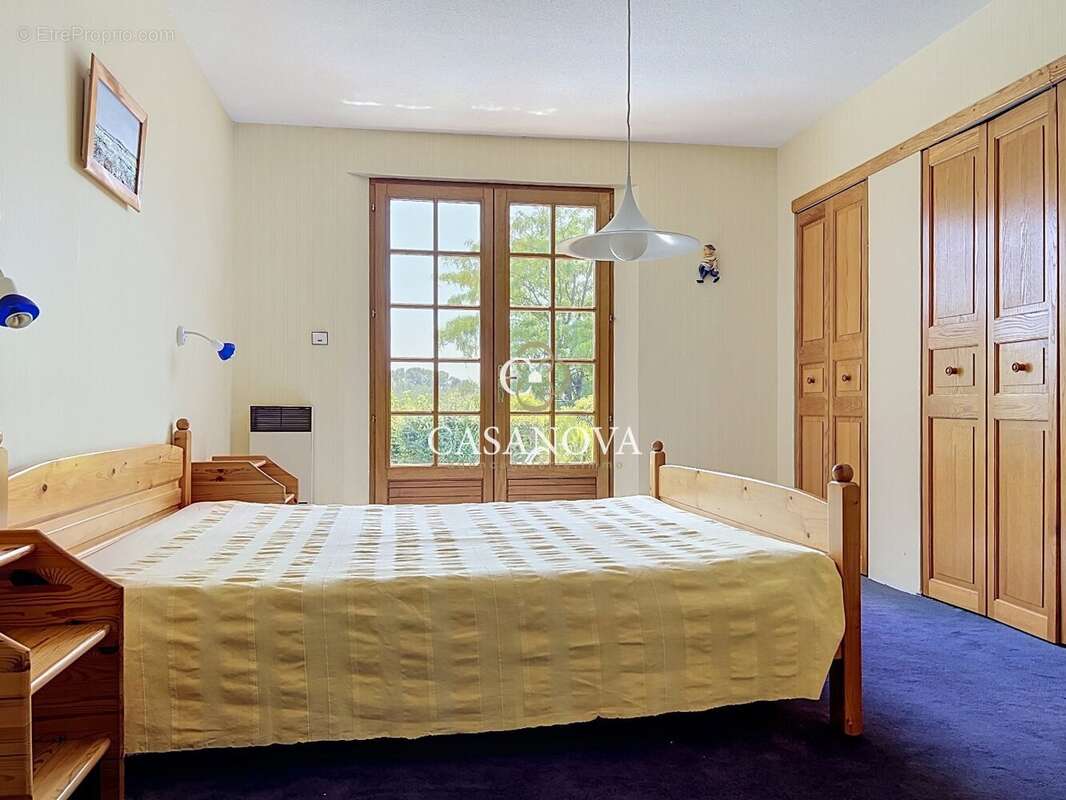 Maison de caractère de 255 m² avec piscine et 7 chambres à 20 minutes de Pézenas - photo 11