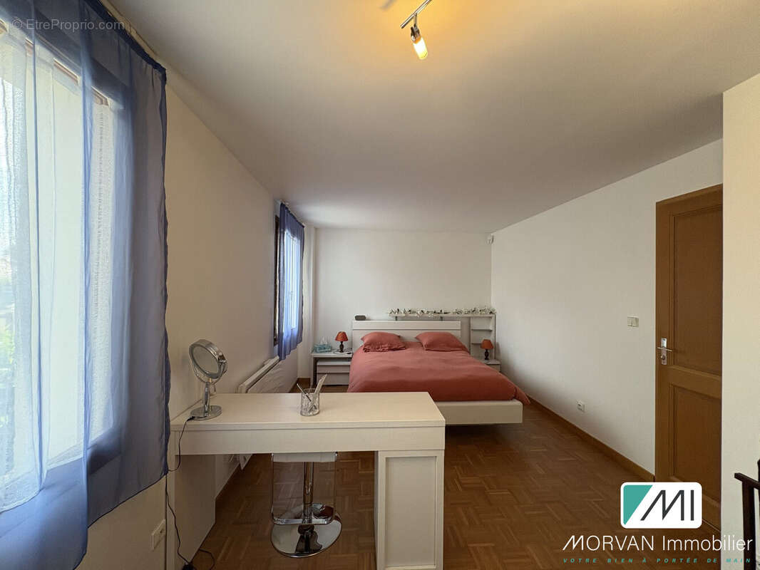 Maison 137 m² à Les Essarts-Le-Roi  - photo 6
