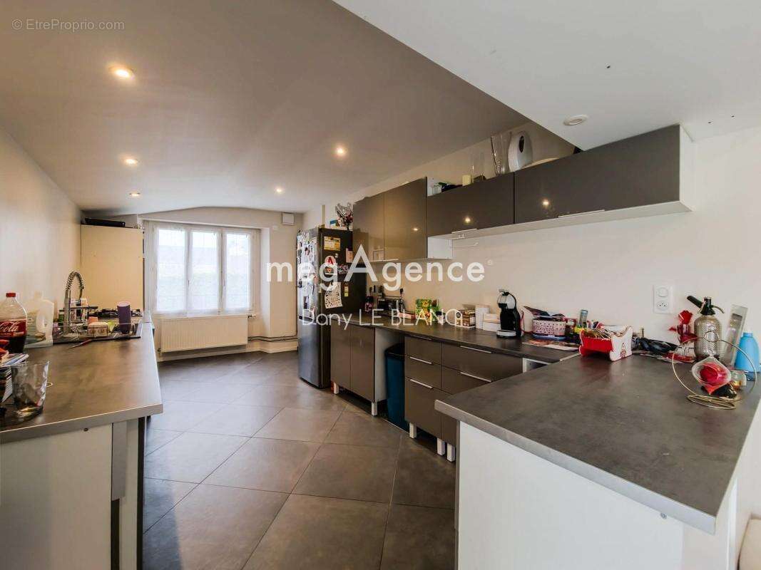 Maison familiale rénovée au cœur de Voves - photo 6
