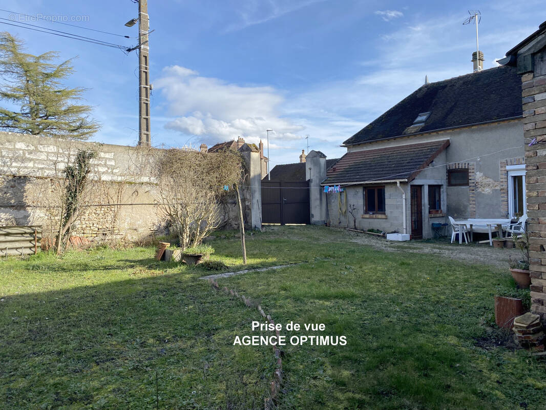 Maison à VINNEUF