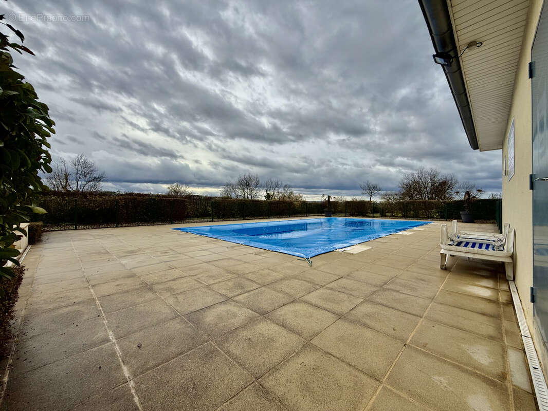 Appartement à L&#039;ISLE-D&#039;ABEAU