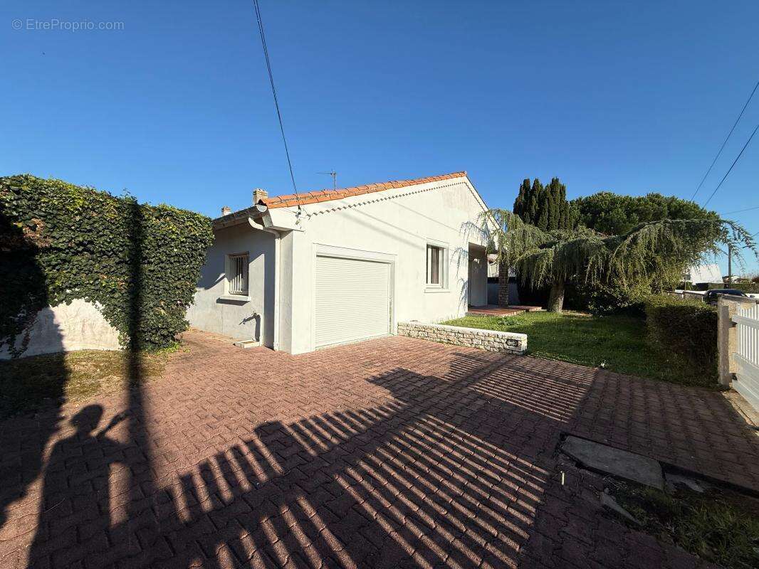 Maison à VAUX-SUR-MER