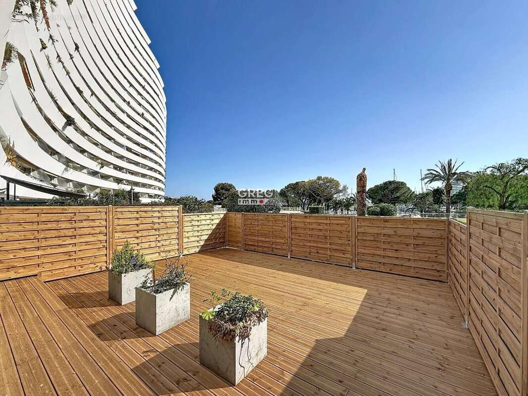 Appartement à VILLENEUVE-LOUBET