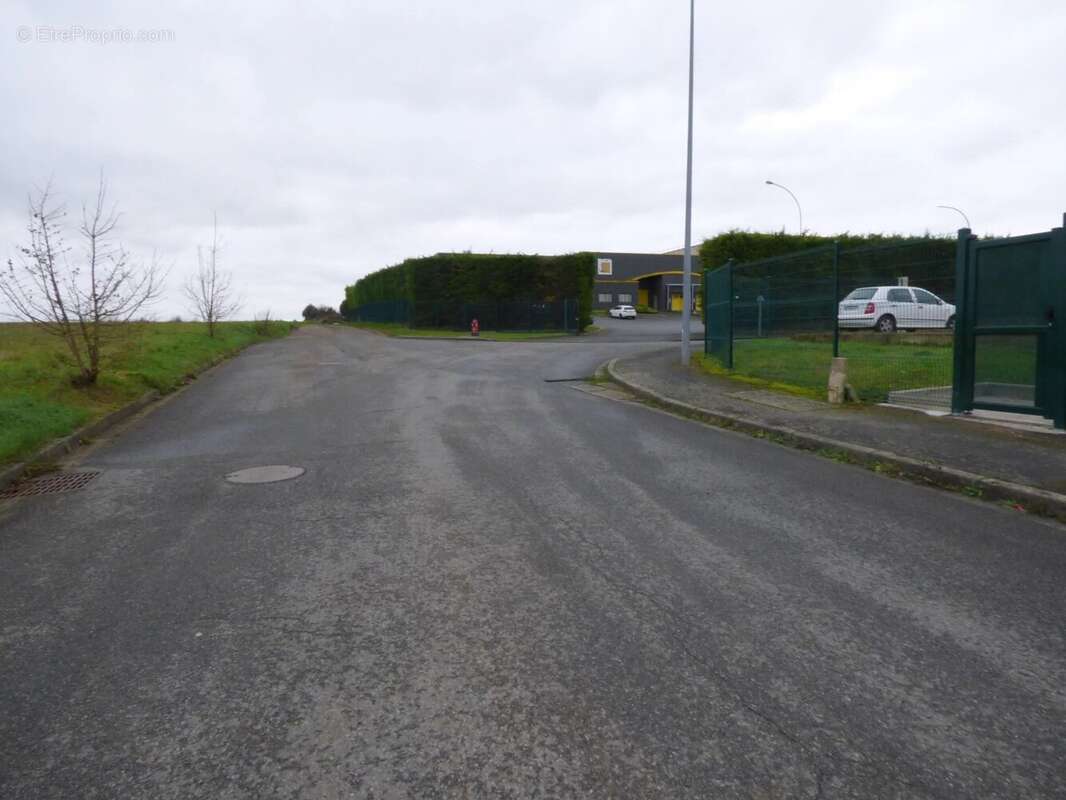 Commerce à MEREVILLE