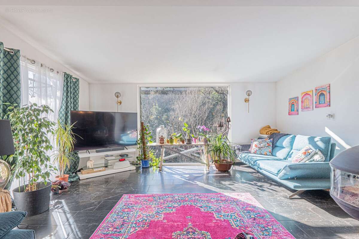 Maison à TOURRETTES-SUR-LOUP