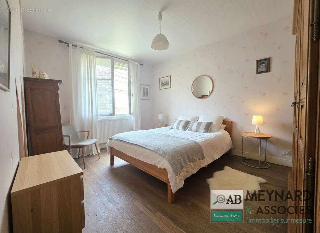 À vendre à Mouroux   Maison indépendante à rénover avec garage, et  grenier aménageable. - photo 9