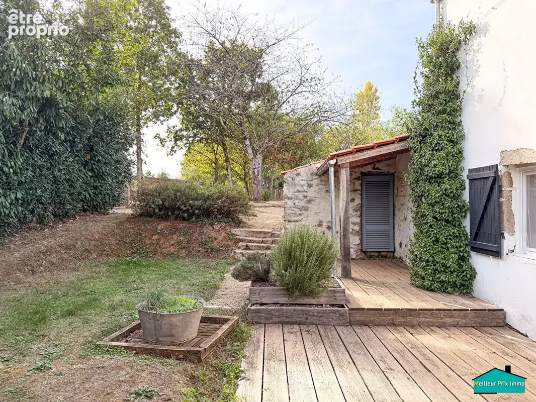 Maison en pierre, du charme et des beaux espaces extérieurs. - photo 9