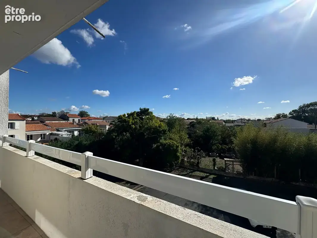 Rochefort - Grand Appartement T5 avec garage et balcon privatif - photo 2