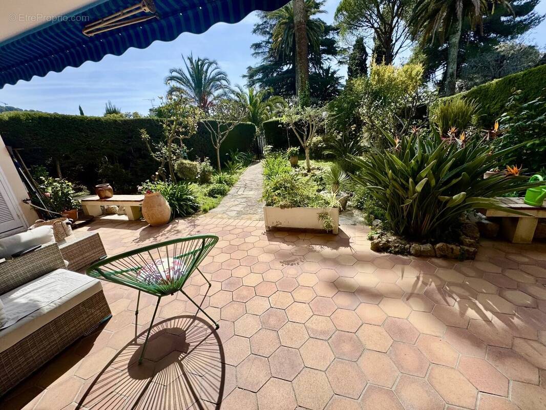 Appartement à LE CANNET