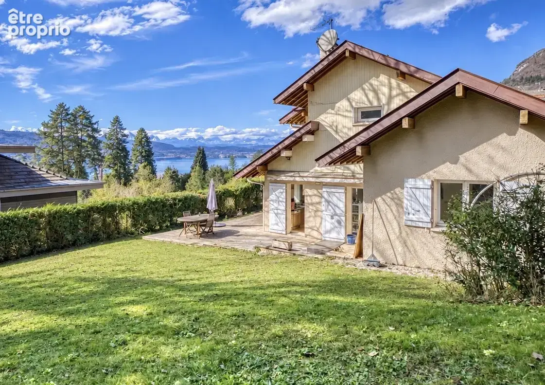 maison lumineuse avec vue sur le lac et les montagnes au calme - photo 7