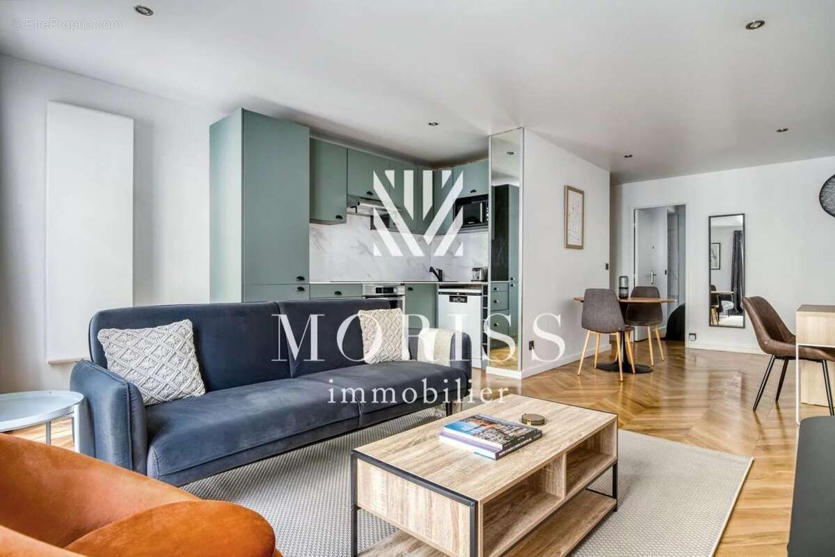 Appartement à PARIS-16E