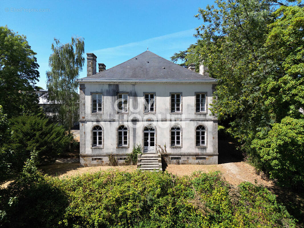Maison à BAZOUGES-LA-PEROUSE