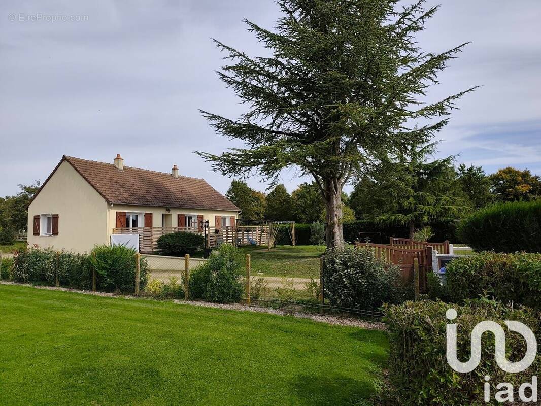 Photo 1 - Maison à SAINT-COSME-EN-VAIRAIS