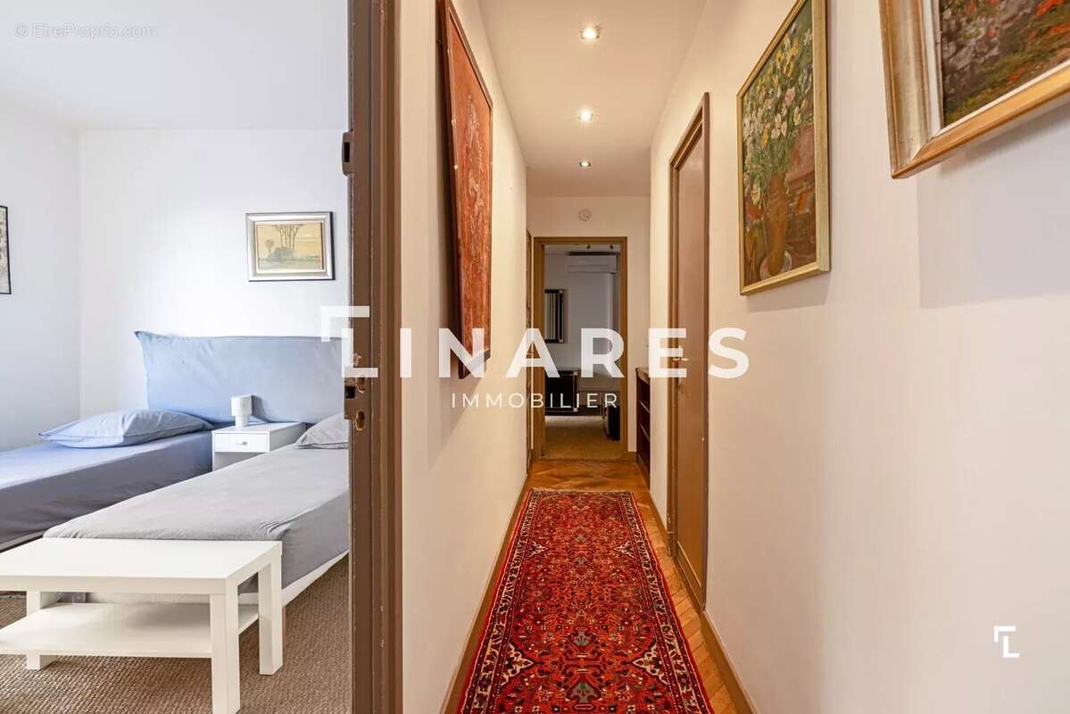 Appartement à MARSEILLE-1E