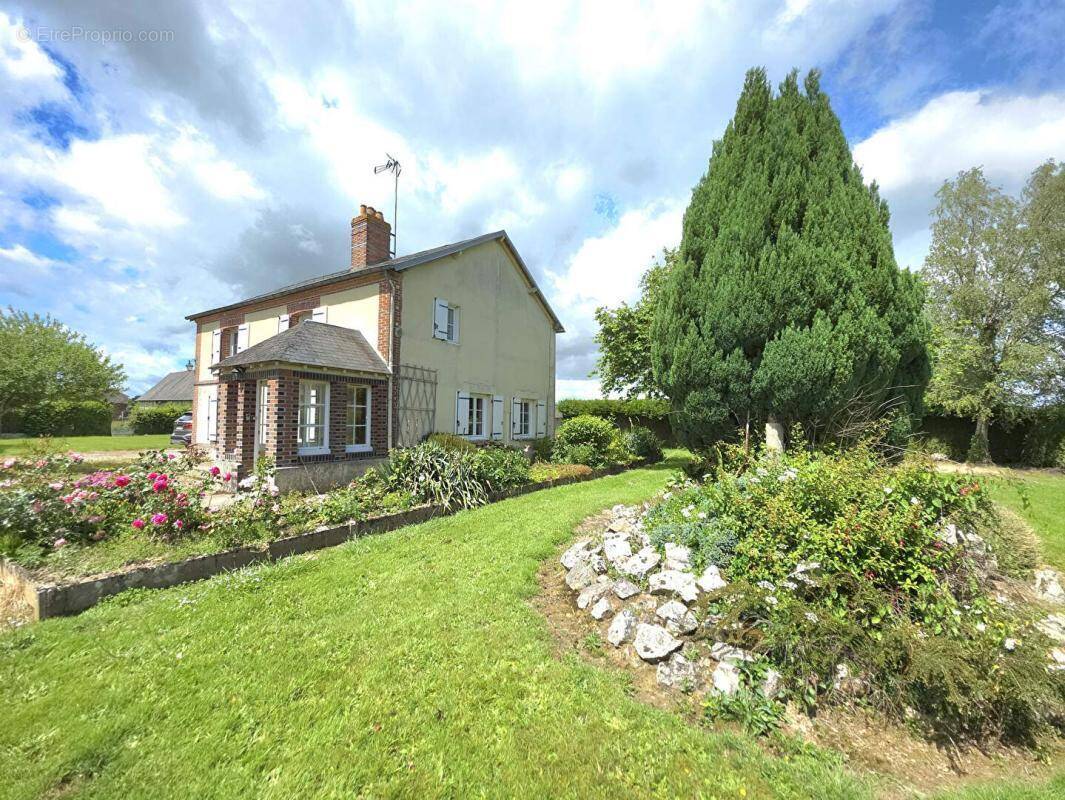 Maison à LA FERTE-FRENEL