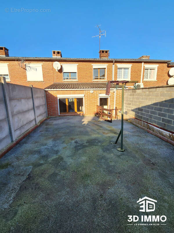 Maison à AVESNELLES