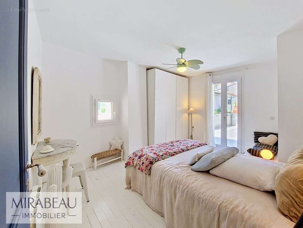 Maison à MIRABEAU