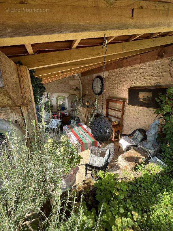 Maison à BOURDEILLES