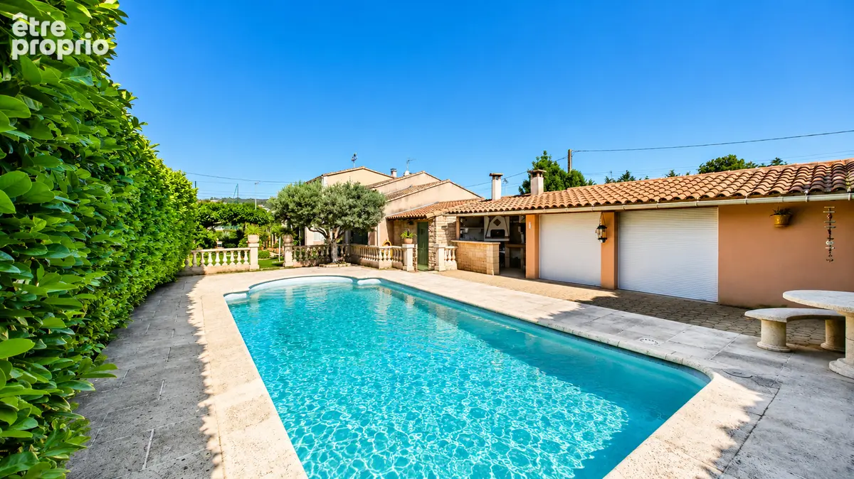 Sauveterre - Maison familiale avec piscine et jardin paysager aux portes d'Avignon - photo 5