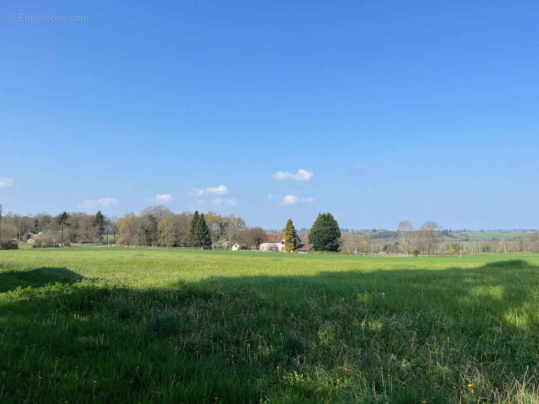 Maison à SAINT-PRIEST-LES-FOUGERES
