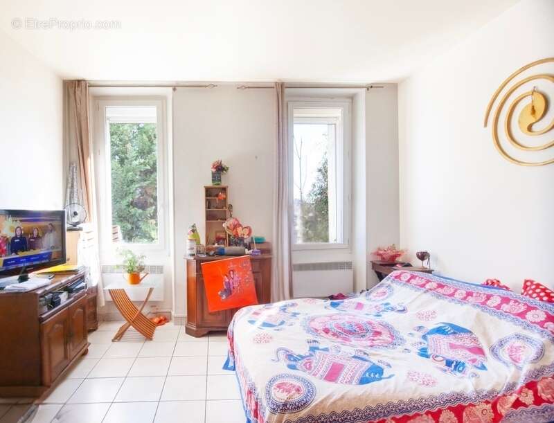 Appartement à MARSEILLE-3E