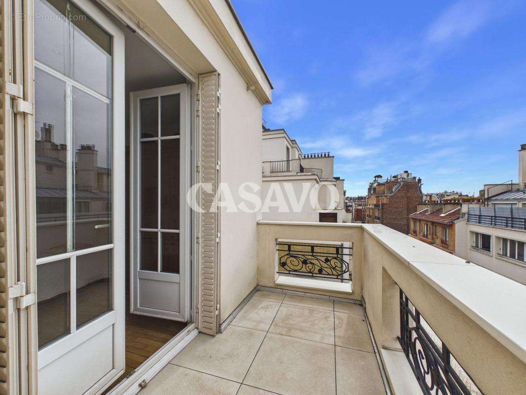 Appartement à PARIS-16E