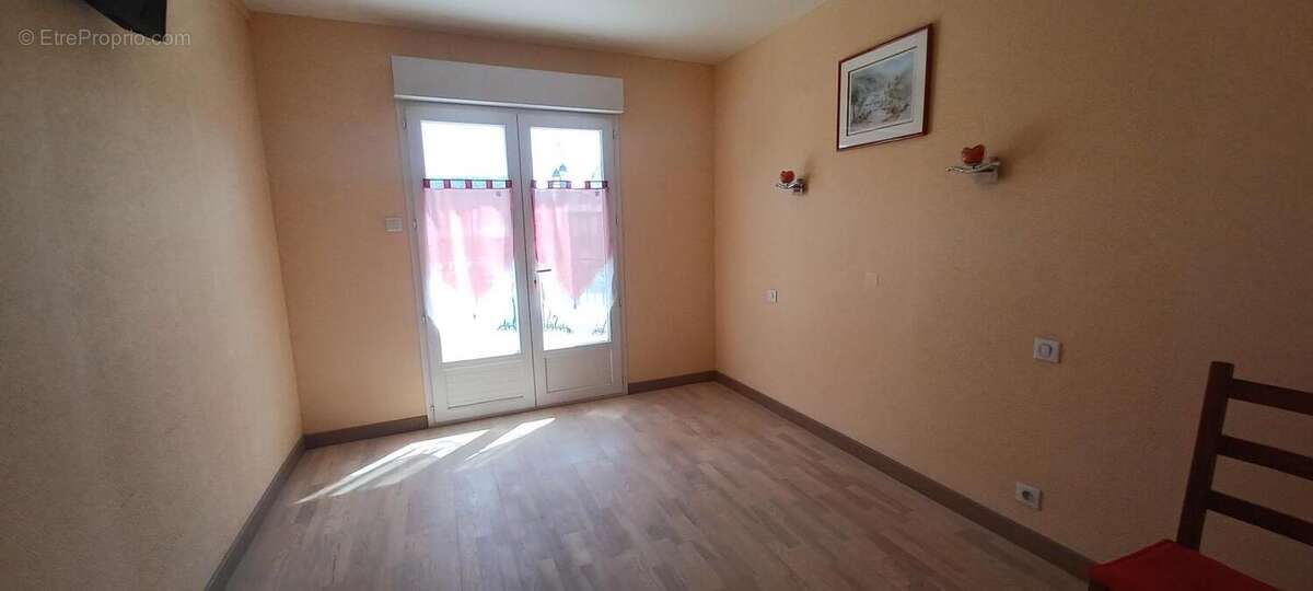 Appartement à NEUVEGLISE