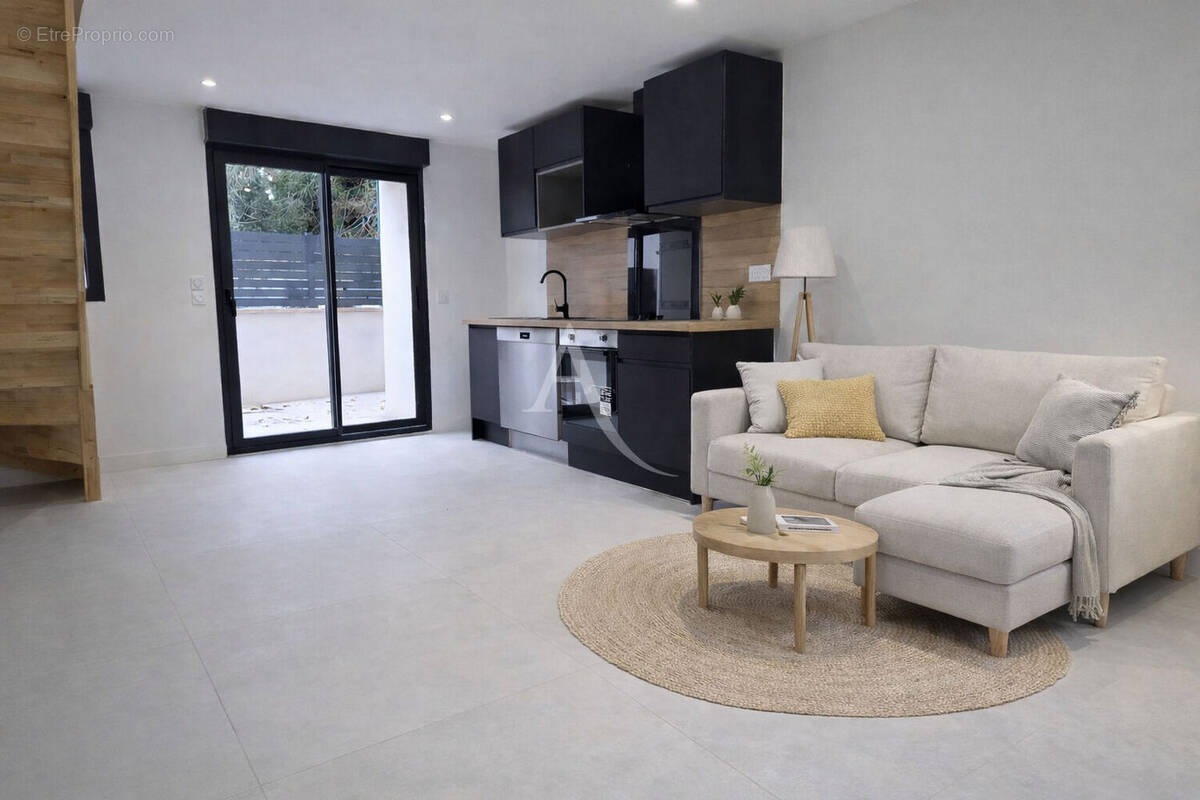 Appartement à SAINT-THIBAULT-DES-VIGNES