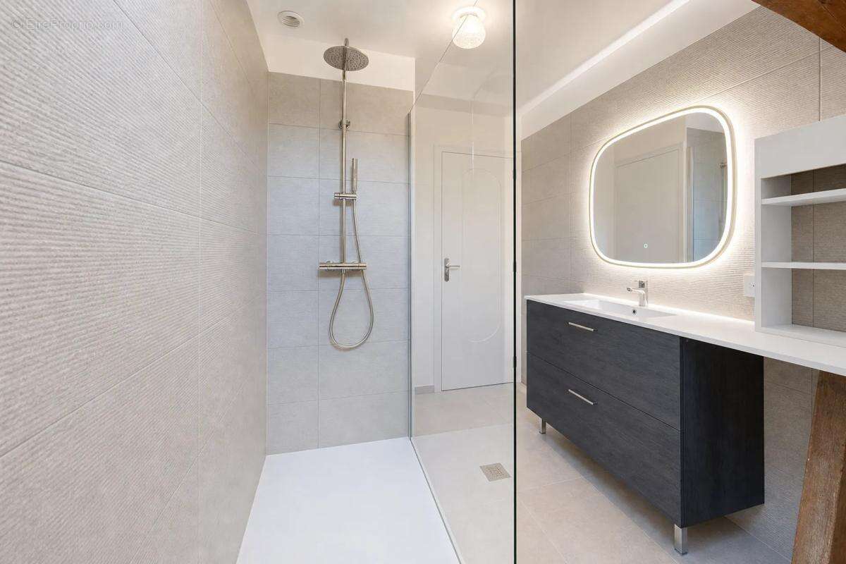 Maison spacieuse et rénovée de 291m² à Souillac - photo 18