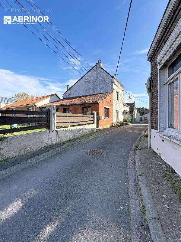 Maison à VENDEVILLE