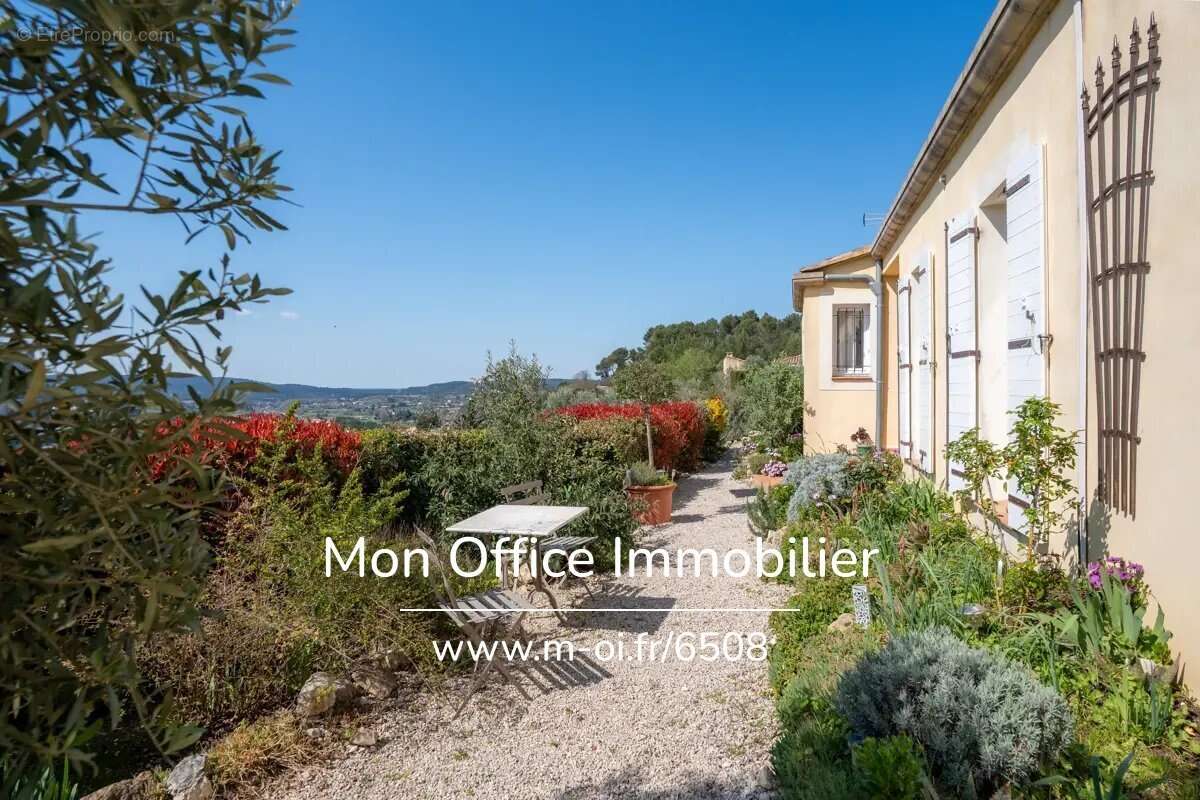 Maison à MEYREUIL