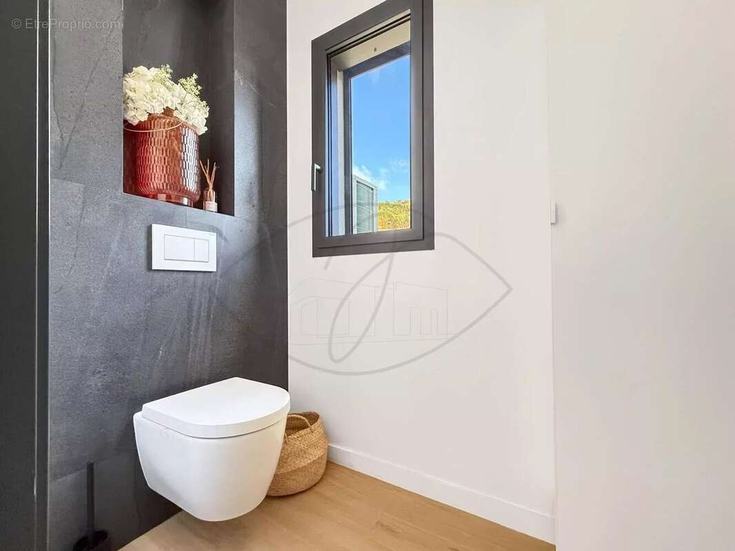 Appartement à FALICON