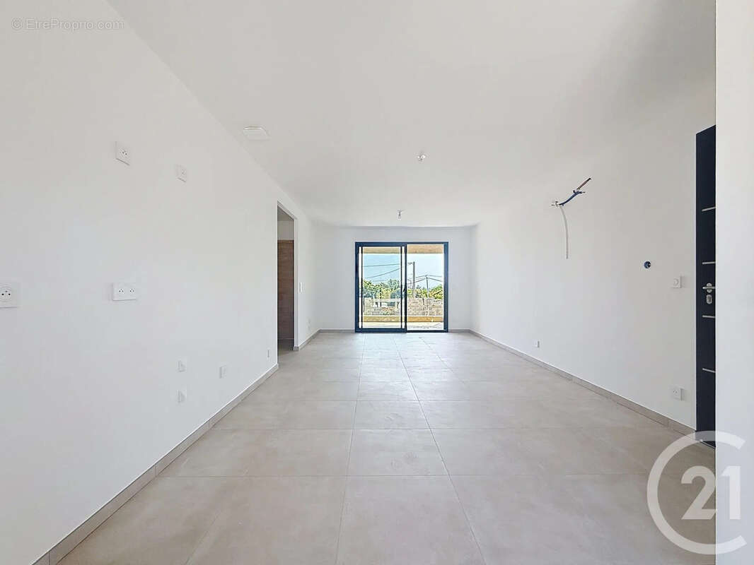 Appartement 62 m² à Santa-Lucia-Di-Moriani  - photo 3