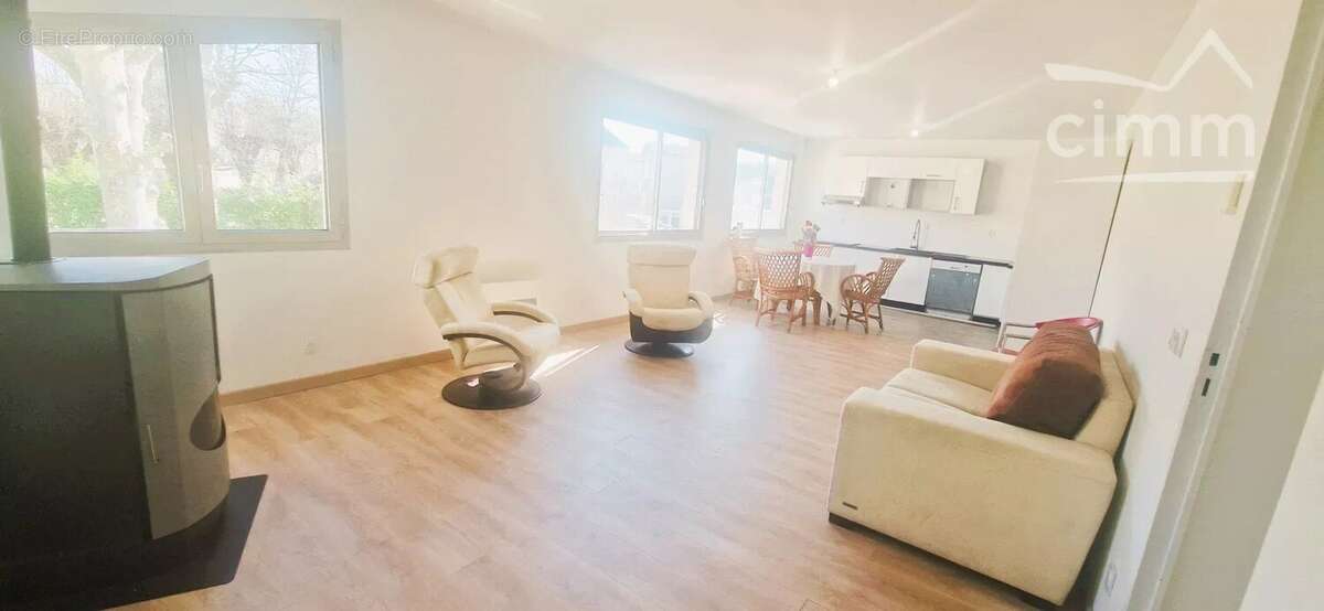 Appartement à LA TOUR-DU-PIN