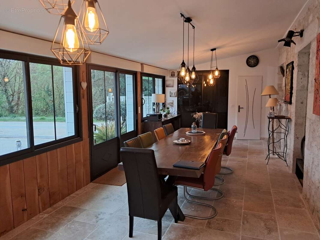 Maison à SAINTE-COLOMBE-EN-BRUILHOIS