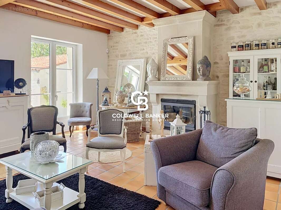 Maison familiale de charme avec piscine et dépendances à Saintes - photo 3
