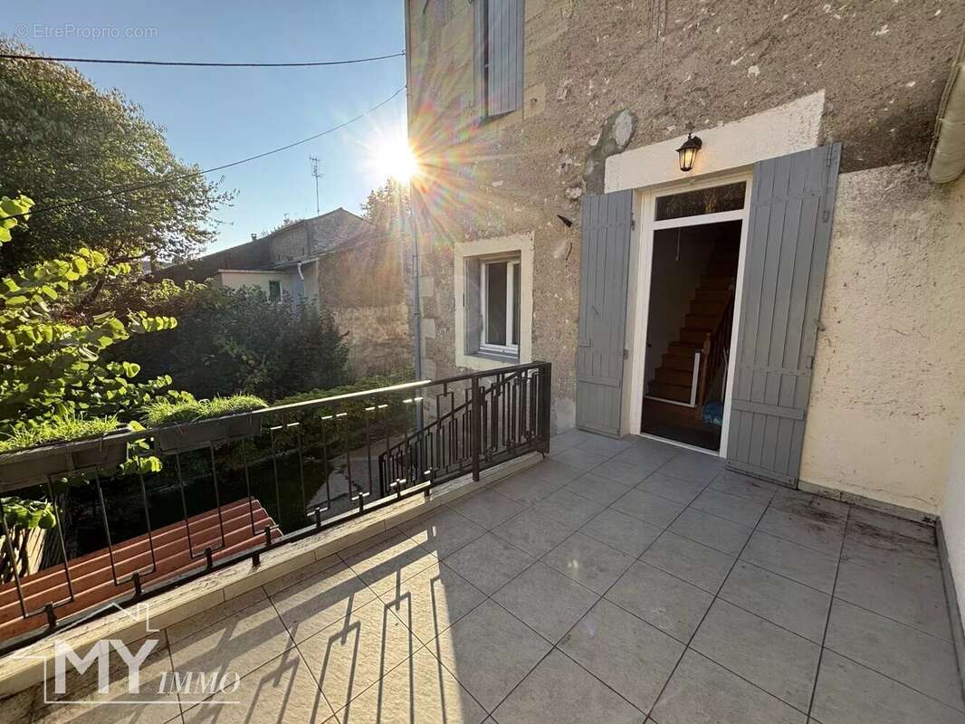 Appartement à PINEUILH