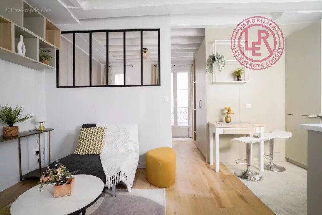 Appartement à PARIS-3E