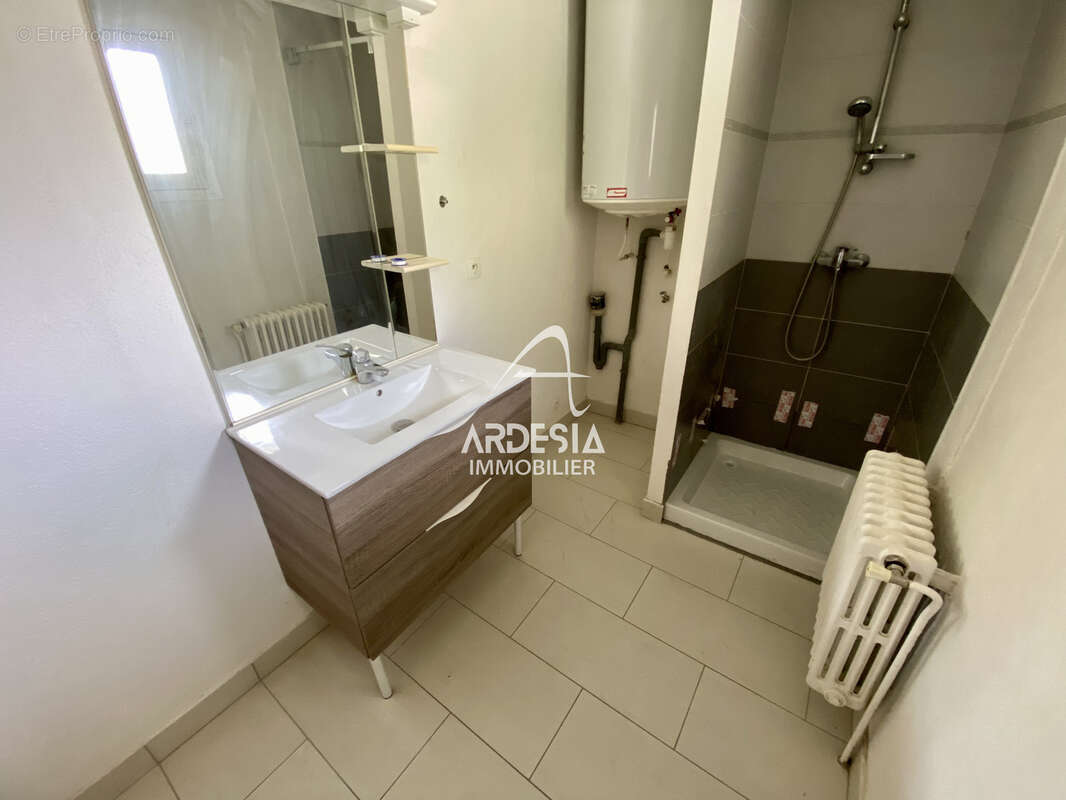 Appartement à SAINT-JULIEN-MONT-DENIS