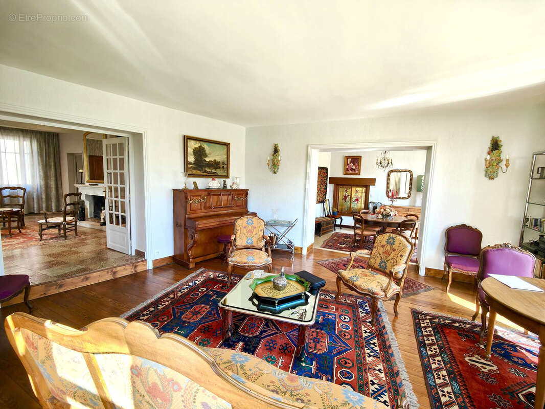 Maison à VILLIEU-LOYES-MOLLON