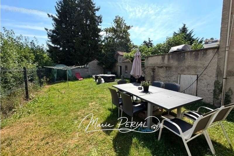 Appartement 3 pièces de 75 m² en rez-de-chaussée avec jardin privatif de 175 m², terrasse, cave et dépendance - Toul (54200) - photo 9