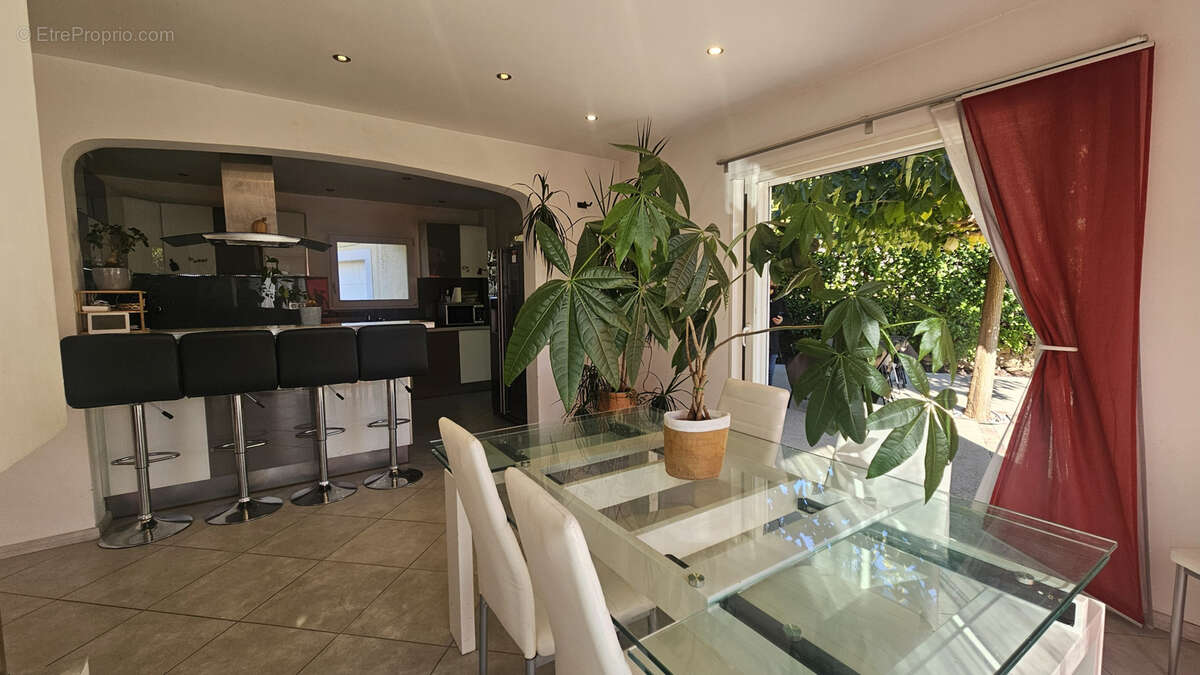 Maison à PEYMEINADE