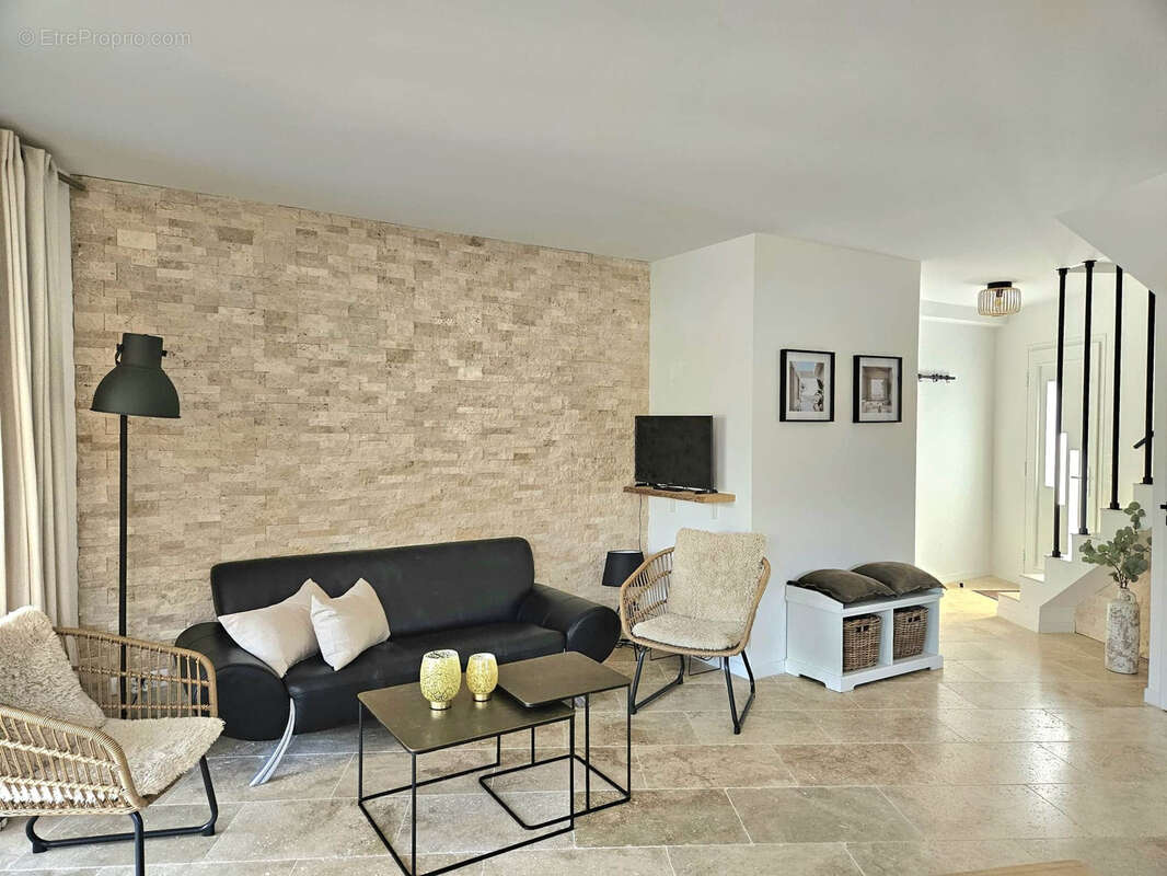 Maison à PLAN-DE-LA-TOUR