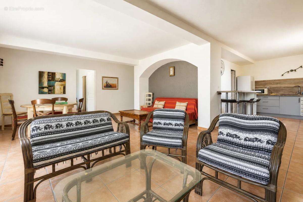 Maison familiale 6 pièces avec dépendance à Saint-Gilles - photo 13