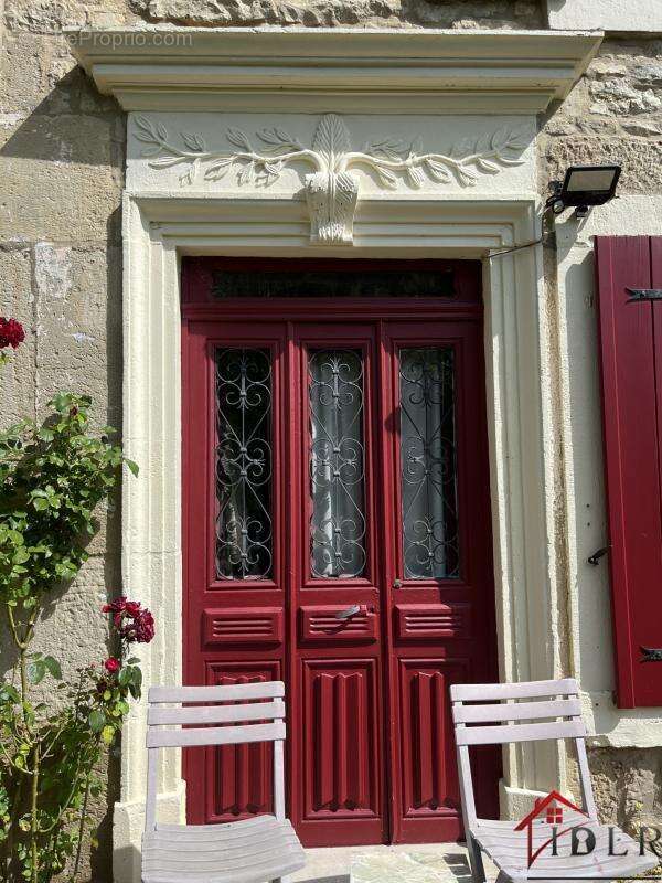 Maison à NEUVELLE-LES-VOISEY